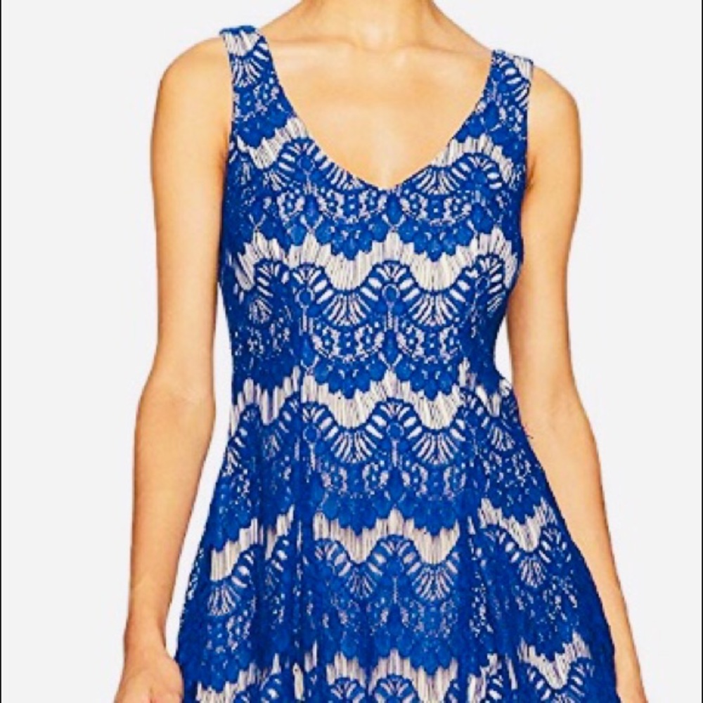 Lovely dress for a wedding, homecoming or prom!